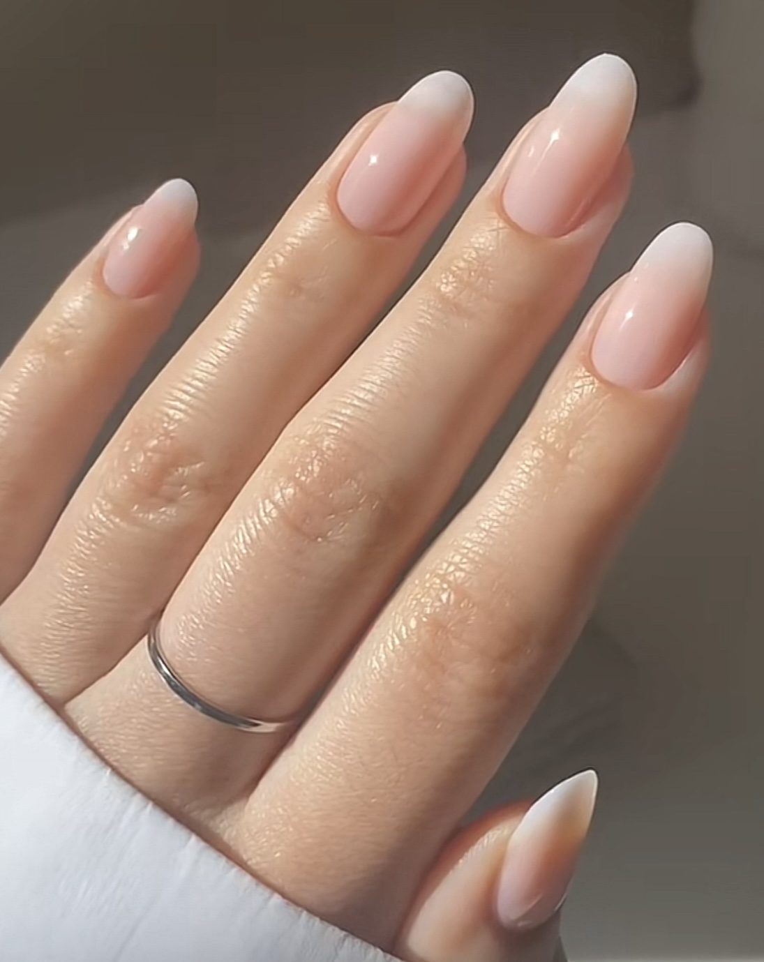 A clean nude almond gel set